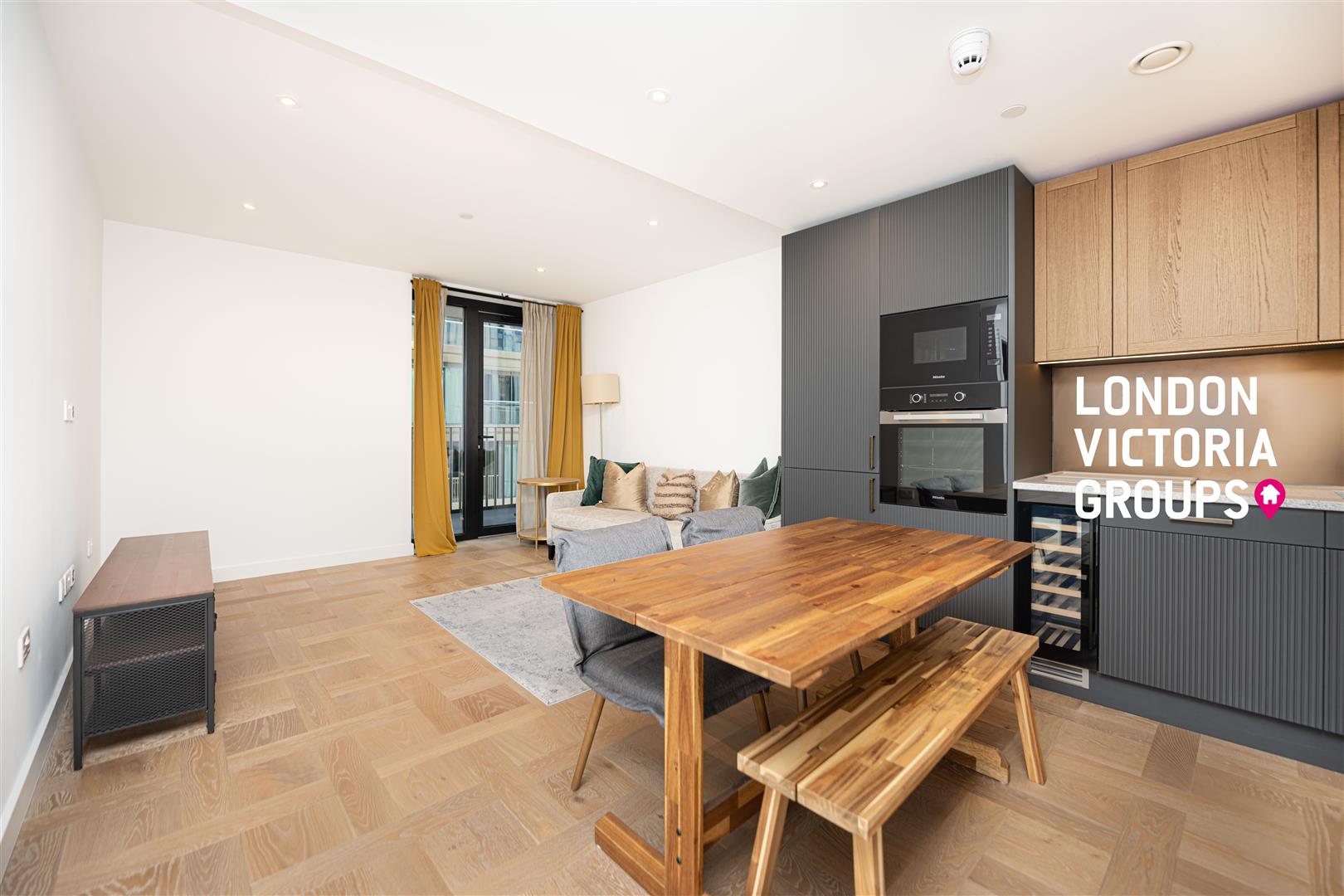 1 bed property in 2 Merino Gardens, London
